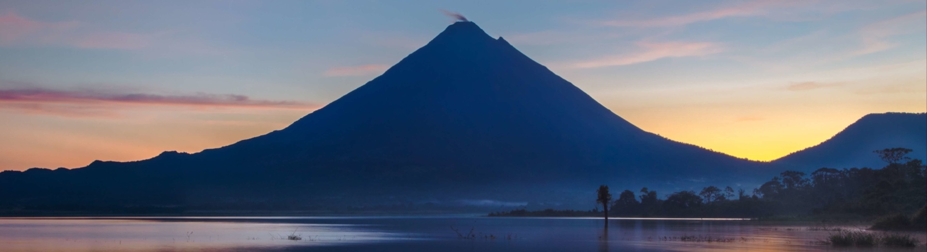 lever-de-soleil-volcan-arenal