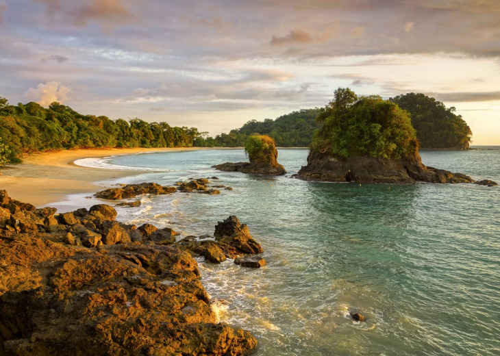 playa-espadilla-manuel-antonio